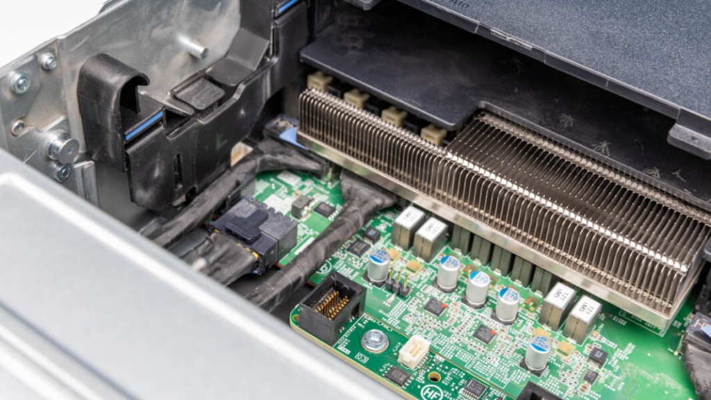 Dell-PowerEdge-R770-Front-Left-MCIO-1068x601.jpg Dell-PowerEdge-R770-Front-Left-MCIO-1068x601.jpg