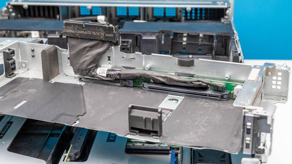 Dell-PowerEdge-R770-Empty-Double-Slot-Riser.jpg Dell-PowerEdge-R770-Empty-Double-Slot-Riser.jpg