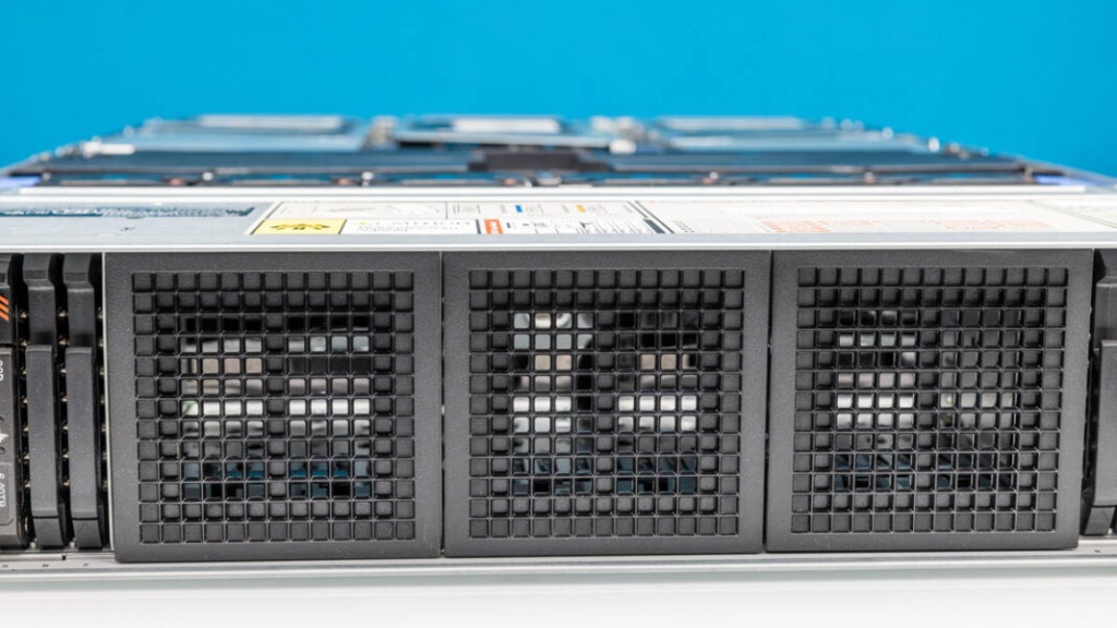 Dell-PowerEdge-R770-Front-Center-Airflow.jpg Dell-PowerEdge-R770-Front-Center-Airflow.jpg