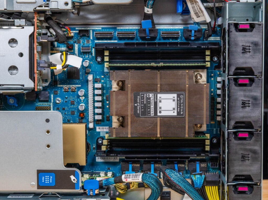 HPE-ProLiant-DL145-Gen11-AMD-EPYC-8000-and-Memory-3-1068x798.jpg HPE-ProLiant-DL145-Gen11-AMD-EPYC-8000-and-Memory-3-1068x798.jpg