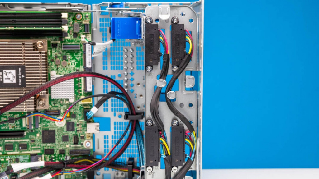 HPE-ProLiant-MicroServer-Gen11-Backplane-1.jpg HPE-ProLiant-MicroServer-Gen11-Backplane-1.jpg