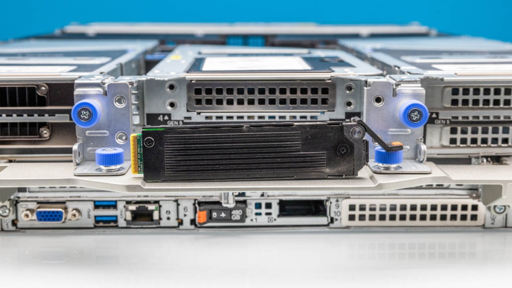 Dell-PowerEdge-R770-BOSS-SSD-on-Handle.jpg Dell-PowerEdge-R770-BOSS-SSD-on-Handle.jpg