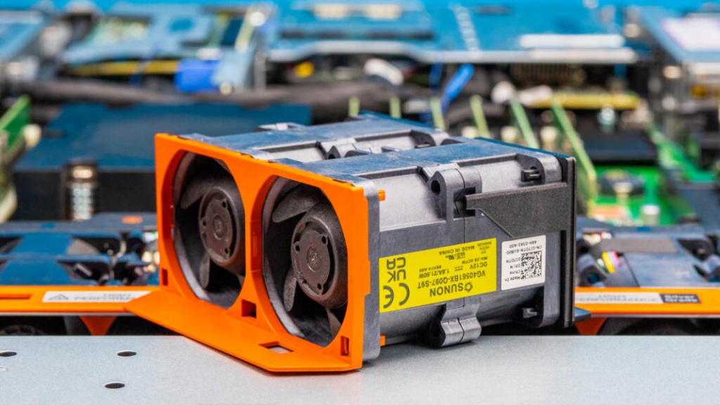 Dell-PowerEdge-R6715-Fan.jpg Dell-PowerEdge-R6715-Fan-4-1068x601.jpg