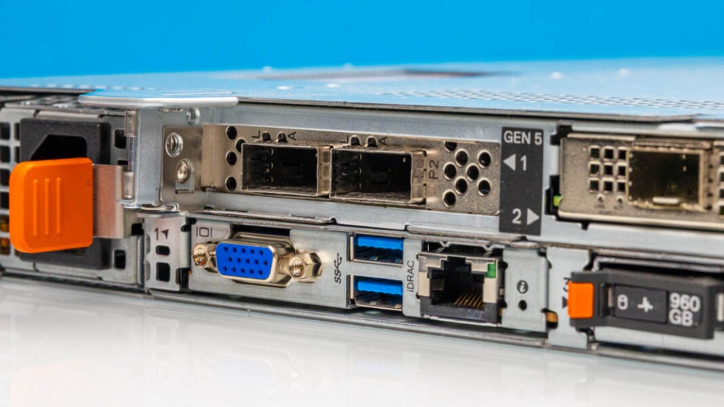 Dell-PowerEdge-R6715-Rear-Ports.jpg Dell-PowerEdge-R6715-Rear-Ports-2-1068x601.jpg