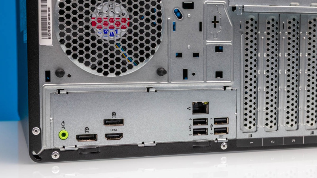 Lenovo-ThinkSystem-ST45-V3-Rear-Audio-and-Display-Outputs-and.jpg Lenovo-ThinkSystem-ST45-V3-Rear-Audio-and-Display-Outputs-and.jpg