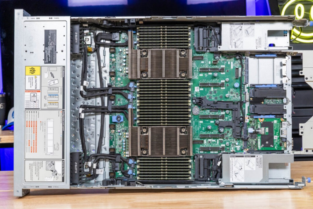 Dell-PowerEdge-R770-Internal-Overview.jpg Dell-PowerEdge-R770-Internal-Overview-1068x713.jpg