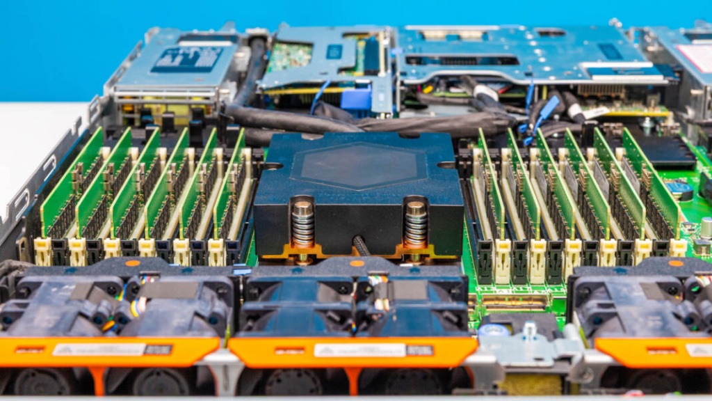 Dell-PowerEdge-R6715-RDIMMs.jpg Dell-PowerEdge-R6715-RDIMMs-2-1068x601.jpg