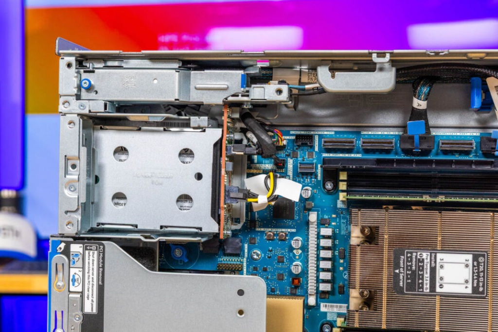 HPE-ProLiant-DL145-Gen11-Storage-Top-1068x713.jpg HPE-ProLiant-DL145-Gen11-Storage-Top-1068x713.jpg