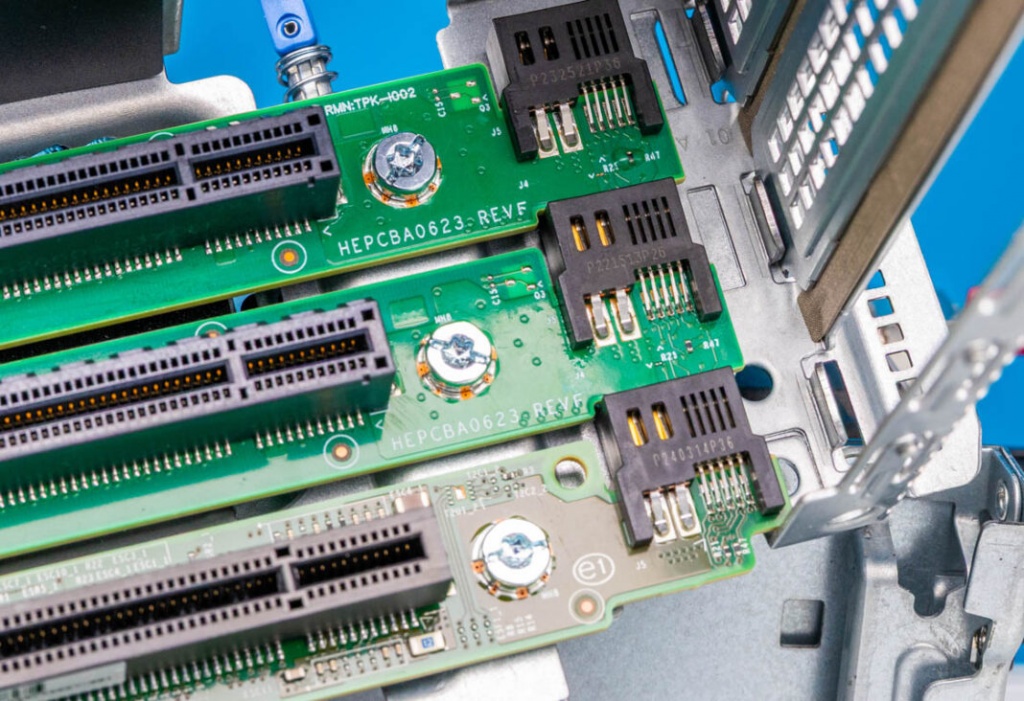 HPE-ProLiant-DL145-Gen11-Stacking-Risers-2-1068x732.jpg HPE-ProLiant-DL145-Gen11-Stacking-Risers-2-1068x732.jpg