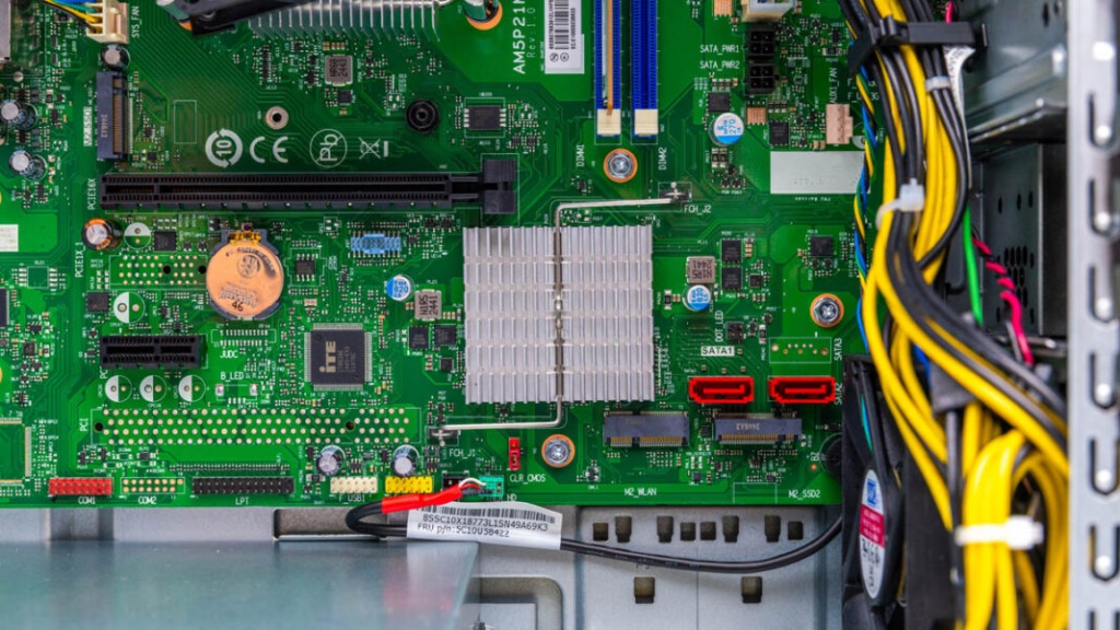 Lenovo-ThinkSystem-ST45-V3-Internal-Motherboard-Bottom-1068x601.jpg Lenovo-ThinkSystem-ST45-V3-Internal-Motherboard-Bottom-1068x601.jpg