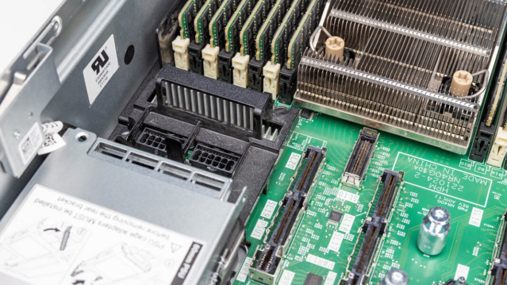 Dell-PowerEdge-R770-GPU-and-PCIe-Power-Left-Rear-1068x601.jpg Dell-PowerEdge-R770-GPU-and-PCIe-Power-Left-Rear-1068x601.jpg